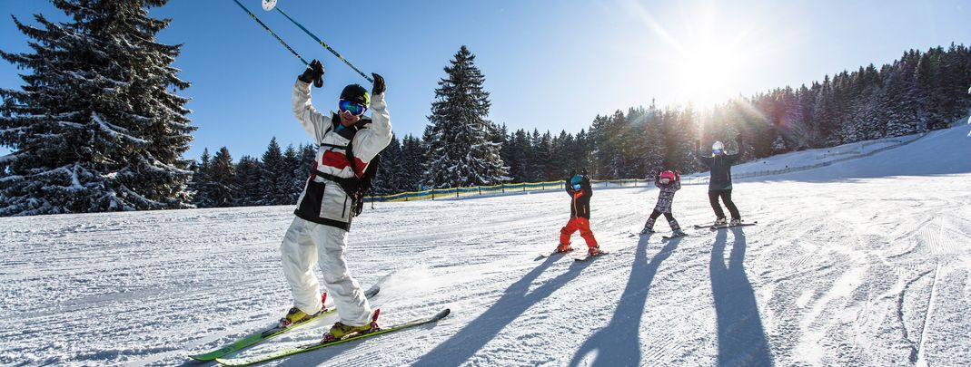 Im Tannheimer Tal bieten sechs unterschiedliche Skigebiete Pistenspaß für die ganze Familie