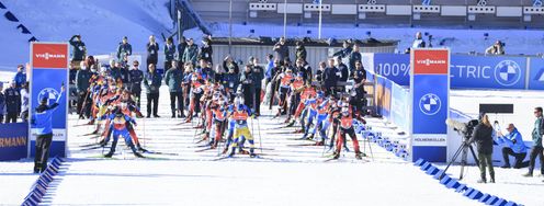 Spannung pur bei den Massenstarts, wenn 30 Biathleten gleichzeitig starten.