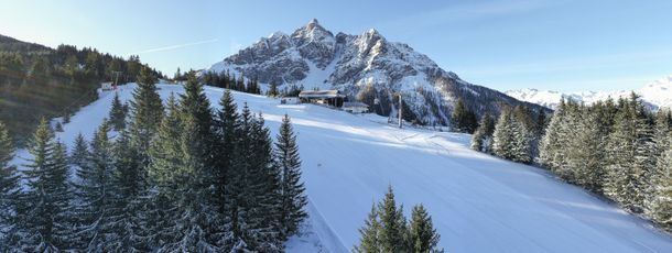 Der Hausberg von Mieders, die Serles, ist bereits von Innsbruck aus sichtbar.