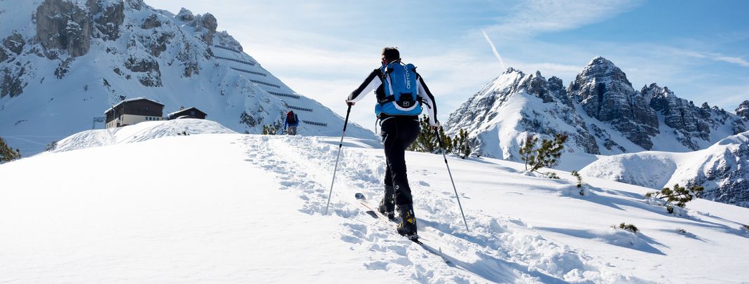 Unberührte Natur genießt du bei einer Skitour auf die Nockspitze