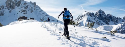 Unberührte Natur genießt du bei einer Skitour auf die Nockspitze