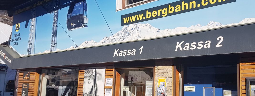 Die Kassen befinden sich gut beschildert an der Talstation.