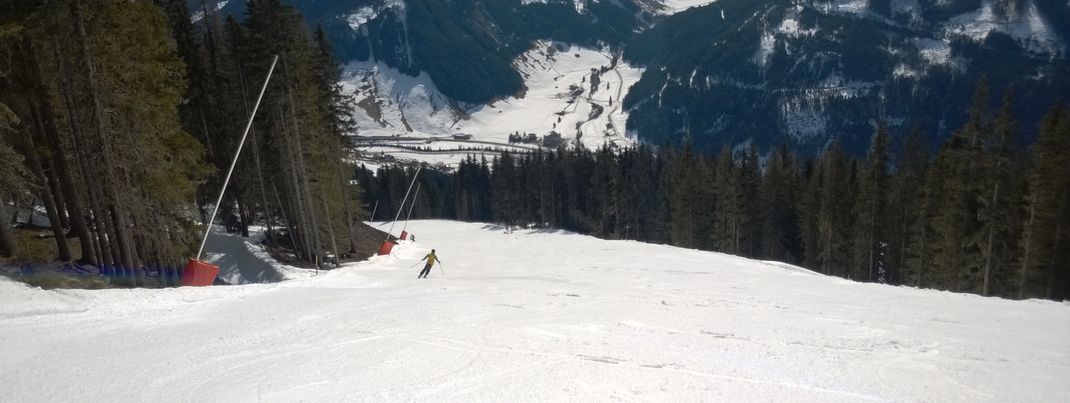 Schön knackig: Die rote Piste Nr. 33 am Vorkogel Lift