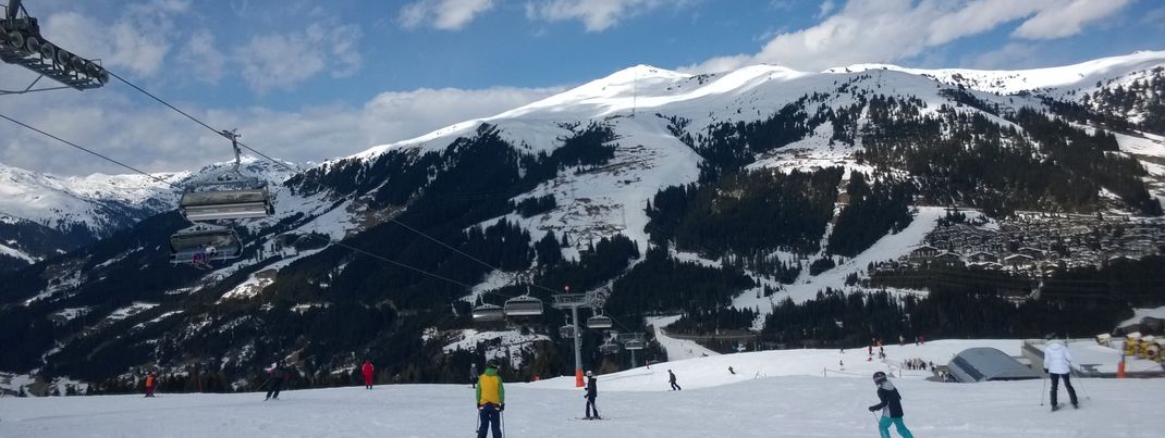 An der Bergstation des Plattenkogel-X-Press: Hier findest Du vor allem megabreite Carving-Pisten!