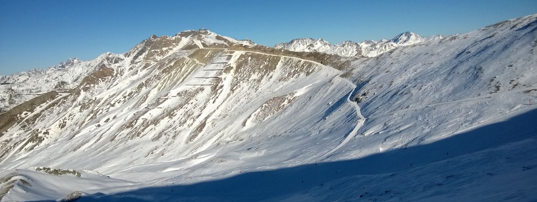 Bei besserer Schneelage ein wahres Freeride Eldorado: Blick vom Palinkopf (2864m) auf die Greitspitze (2872m)