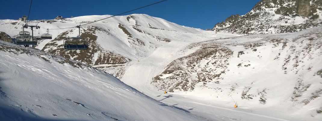 Blick von der Viderjochbahn II auf die blaue Piste Nr. 64