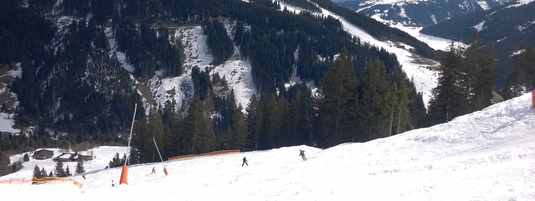 Nachmittags wird der Schnee hier oft tief und schwer: Die schwarze Abfahrt Nr. 36 am Krummbach-X-Press!