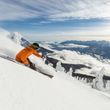 Revelstoke offers plenty of must-ski runs doable for beginners, intermediates, and expert skiers.