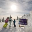 Da die drei Berge in Sun Peaks jede Menge Spaß für jeden Skifahrer bedeuten, ist Sun Peaks der Ort für fantastische Skierlebnisse mit der gesamten Familie.