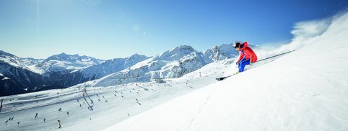 In Sölden ist am Rettenbachgletscher die neue Skisaison gestartet.
