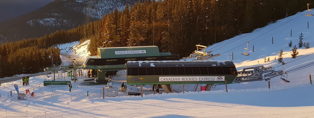Die Skisaison in Nordamerika startet mit umfangreichen Corona-Maßnahmen.