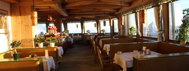 Frühstücken im Speisesaal