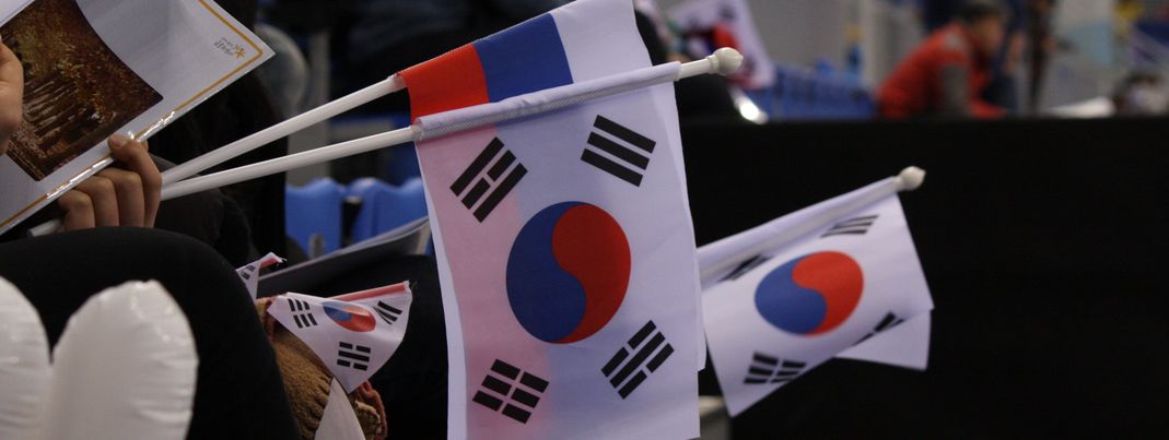 Ohne viele Fahnen geht bei den Wettkämpfen in Korea nichts.