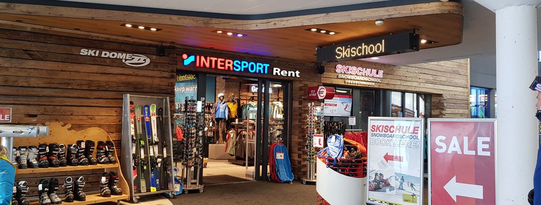 Depot, Sportshop und Skiverleih gibt es u.a. direkt im Gletscherskigebiet.