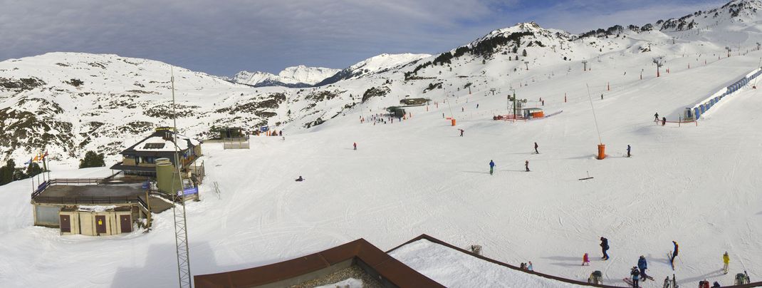 Infection figures dropping: Ski resorts in Spain allowed to open