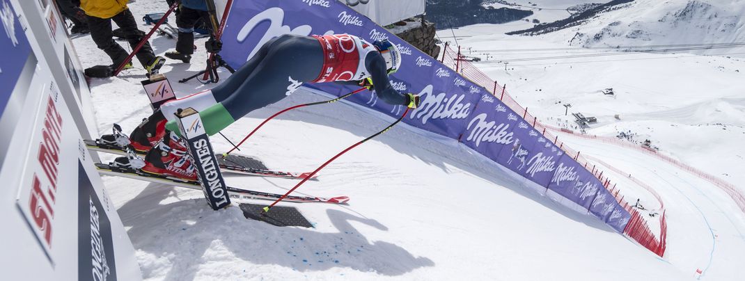 In sechs Sekunden von 0 auf 140 km/h beschleunigen die Abfahrer direkt nach dem Start.