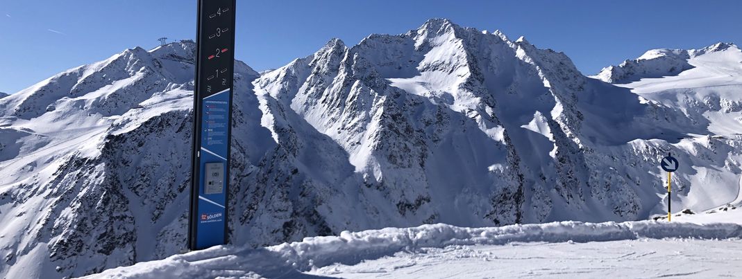 If you are off-piste, you should always pay attention to the current avalanche warning level!