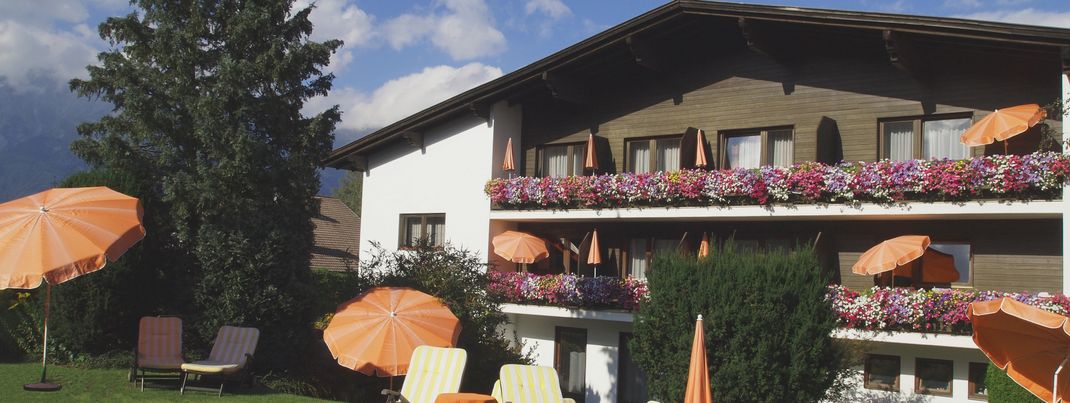 Das Hotel im Sommer