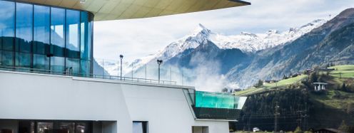 Wer Skifahren mit Wellness und Kulinarik auf höchstem Niveau verbinden will, ist im TAUERN SPA richtig.