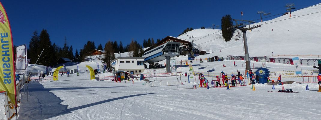 Das Gelände mit den beiden Kinderländern ist perfekt über die Almbahn II erreichbar