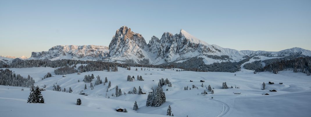 Unendliche Möglichkeiten und traumhafte Ausblicke - das ist Winterurlaub auf der Seiser Alm.