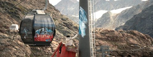 An den Liftstützen der Wildspitzbahn am Pitztaler Gletscher sind spektakuläre Kunstwerke entstanden.