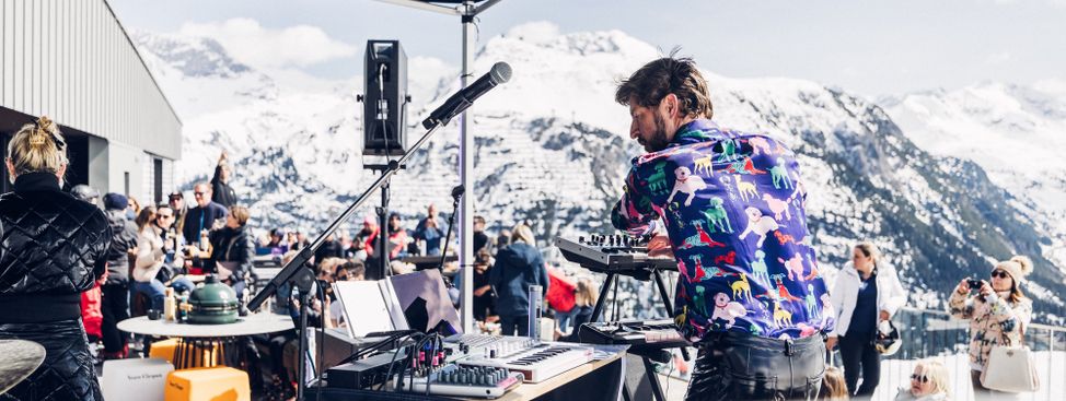 Über 20 Acts sind zwei Wochen lang in St. Anton und Lech-Zürs zu Gast.