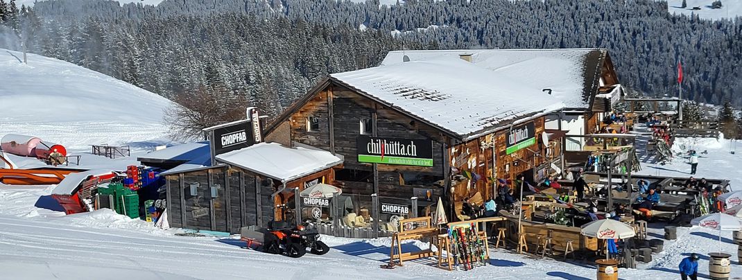 Après-Ski-Stimmung findest du auch auf der Chilihütta in Lenzerheide