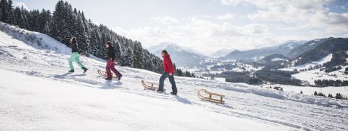 In Oberstdorf erwartet dich abwechslungsreicher Winterspaß für Groß und Klein!