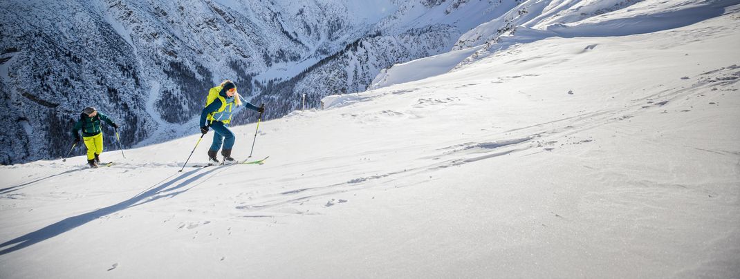 Löffler bietet Funktionswäsche für bewegungsintensive Sportarten.
