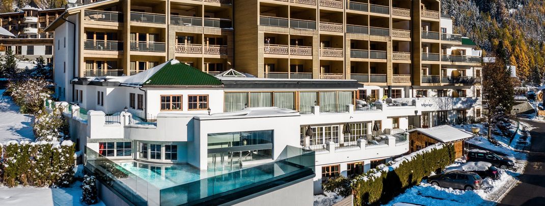 Das Hotel & Spa Falkensteinerhof befindet sich in perfekter Lage in Vals, inmitten der Südtiroler Ski- & Almenregion Gitschberg Jochtal