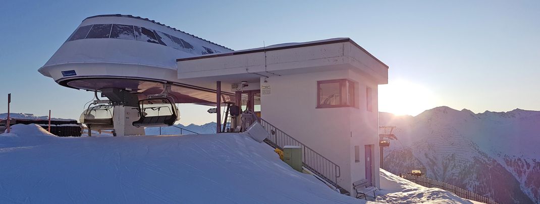 The Alblittkopfbahn is state of the art with weather protection hood and child lock.