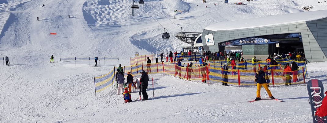 Am 24. Dezember dürfen auch die Gletscherskigebiete wie hier am Kitzsteinhorn wieder ihren Betrieb starten. Sie hatten am 3. November vorübergehend schließen müssen.