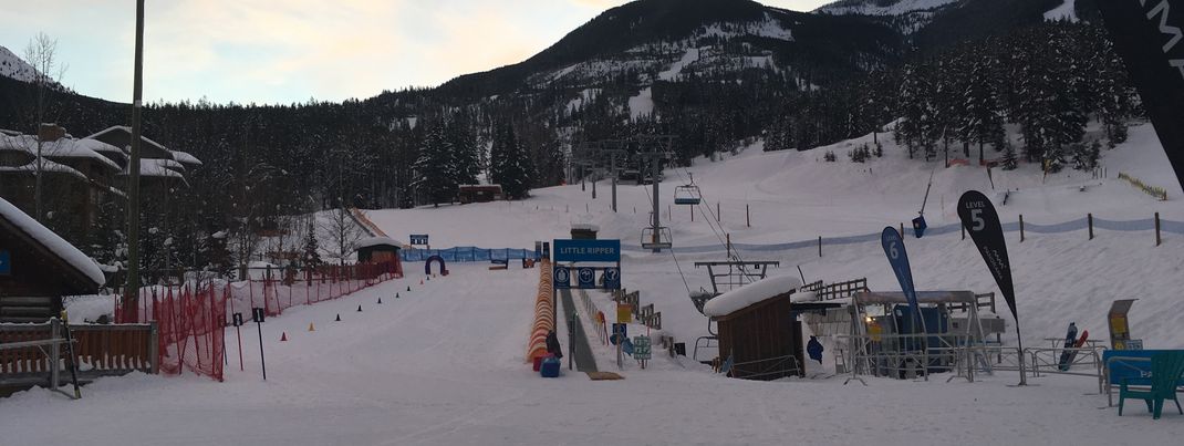 In der Discovery Zone unternehmen die Kinder ihre ersten Versuche im Schnee.