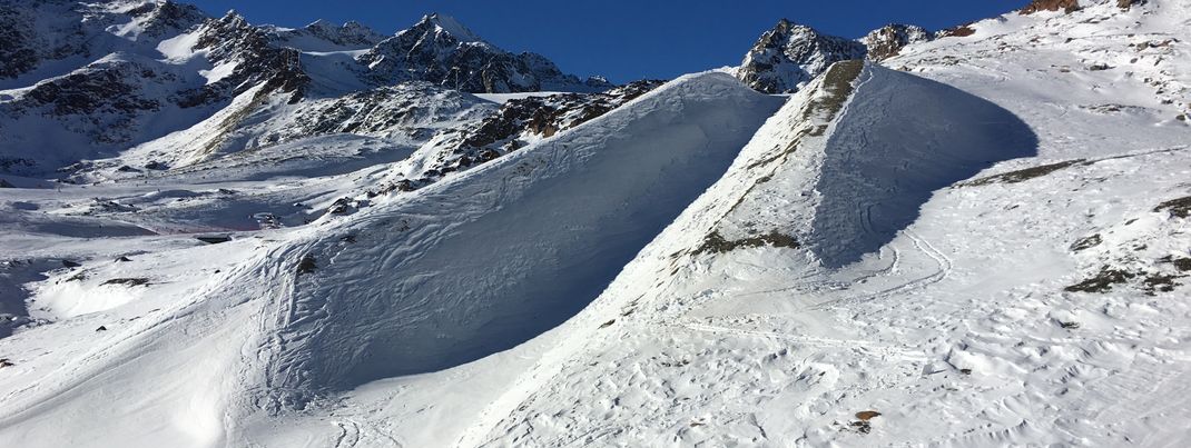 Noch zu wenig Schnee. Die Halfpipe am Gletschersee Sessellift war am Testtag leider nicht in Betrieb.