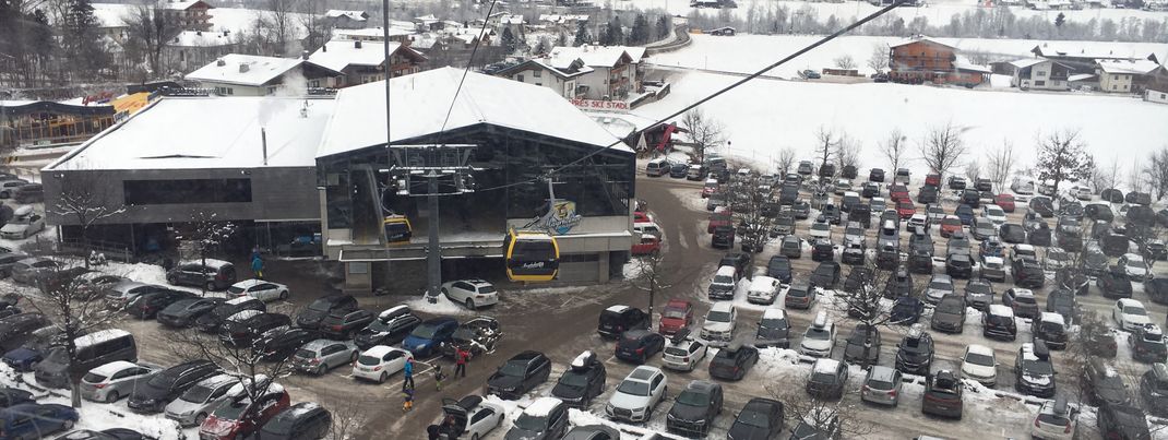 Kostenlose Parkplätze stehen unter anderem direkt an der Talstation der Horbergbahn zur Verfügung.