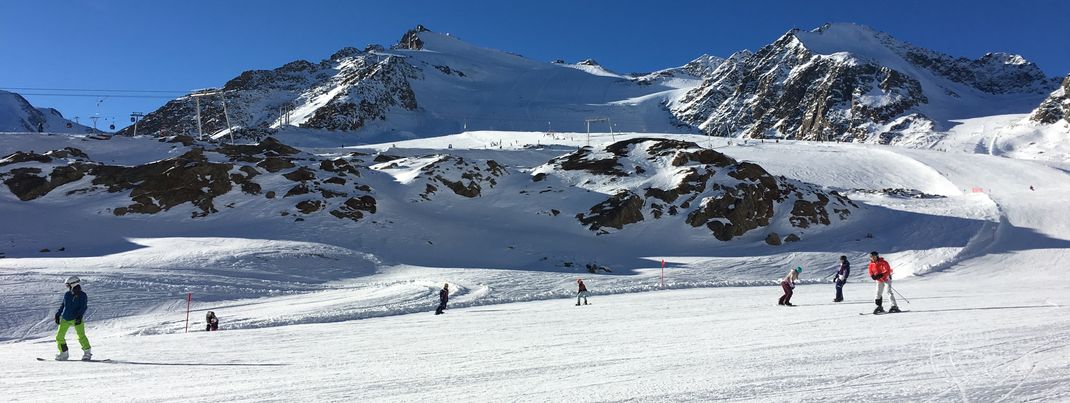 Im Talbereich ist das Gelände eher flach. Rund um den Hinteren Brunnenkogel braucht man aber schon ein Mindestmaß an Sicherheit auf Skiern!