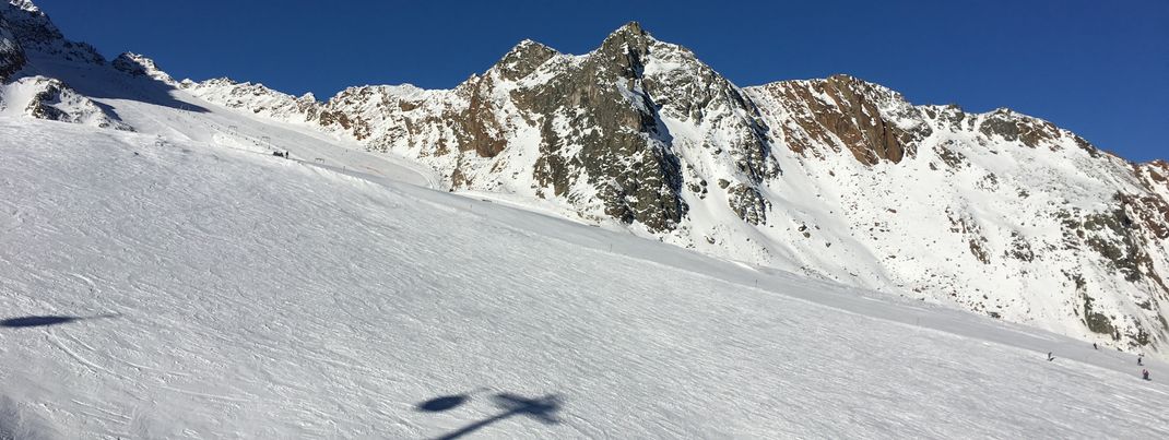 Blick ins verspurte Gelände unterhalb der Mittelberg Gondel