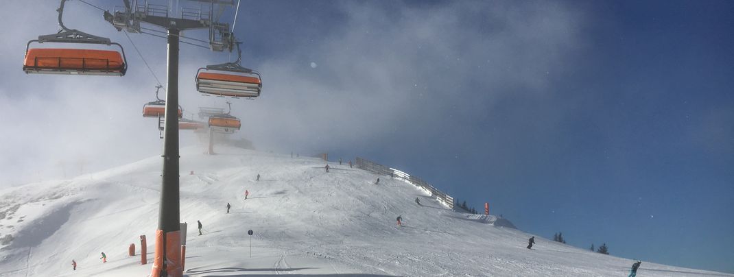 Bei uns erfahrt ihr, welche Pisten und Lifte geöffnet sind.