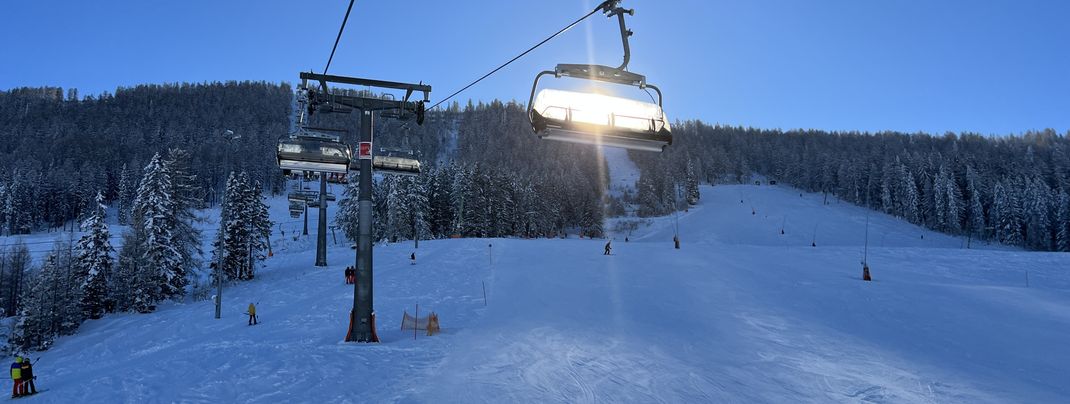 The Höss Express is equipped with weather protection hoods.