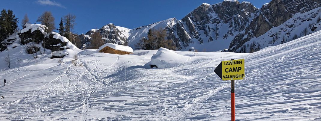Ladurns bietet ein fest installiertes Lawinenübungscamp.