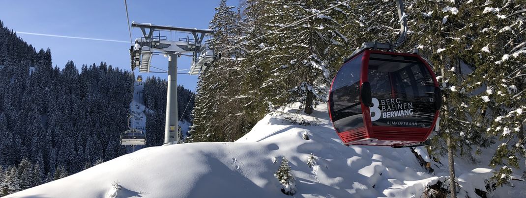 The Almkopf cable car brings you from Bichlbach to Berwang.