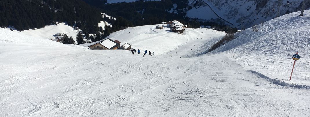 In Oberdamüls führt die blaue Piste Nr. 5 ins Tal.