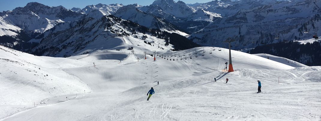 Viel Platz auf breiten Pisten für Familien.