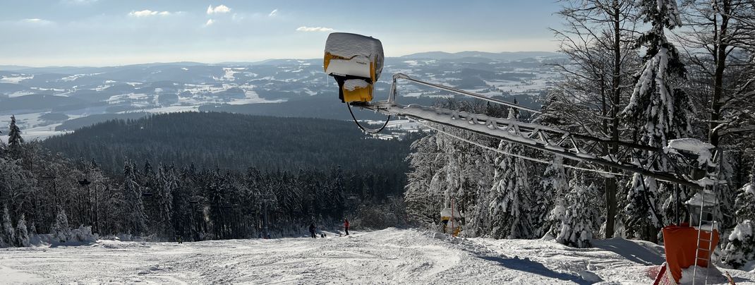Die Pisten können zu 100 Prozent technisch beschneit werden.