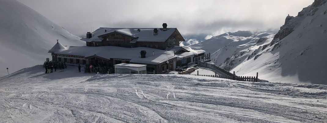 Zur Wedelhütte kommst du mit dem Wedelexpress.