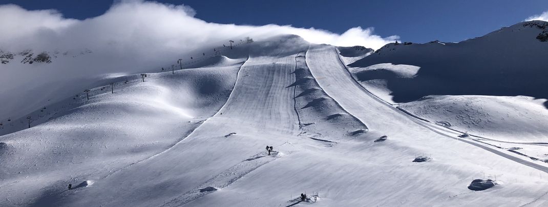 Die breiten Pisten am Gletscher laden zum Carven ein.