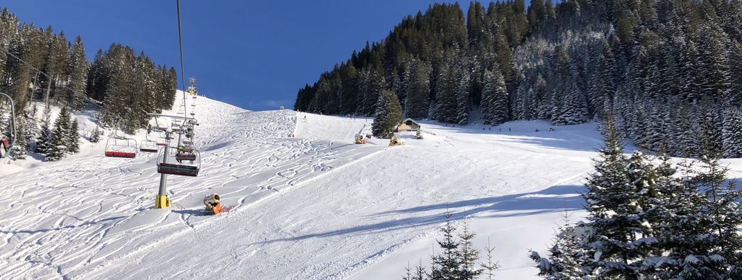 In the upper area of the Sonnalm chair lift you can find red slopes.