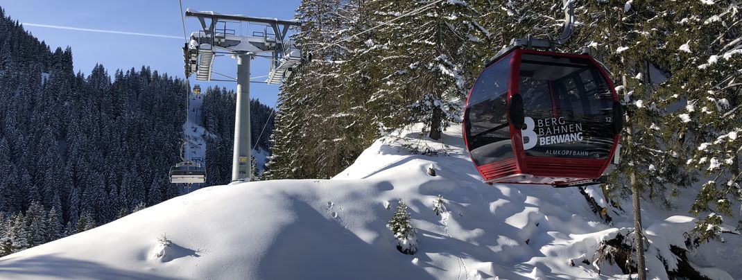 From Bichlbach you enter the ski area with a 6er/8er combined lift.