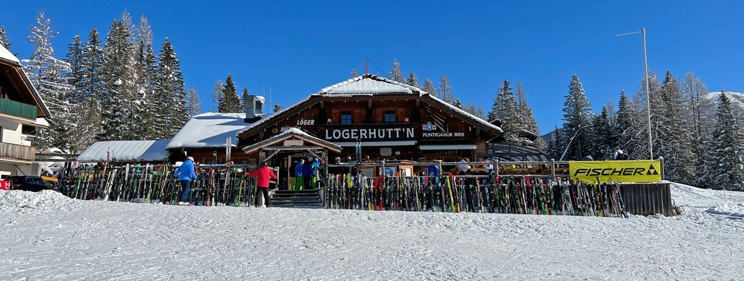 The Löger-Hütt'n is known for its après ski parties.